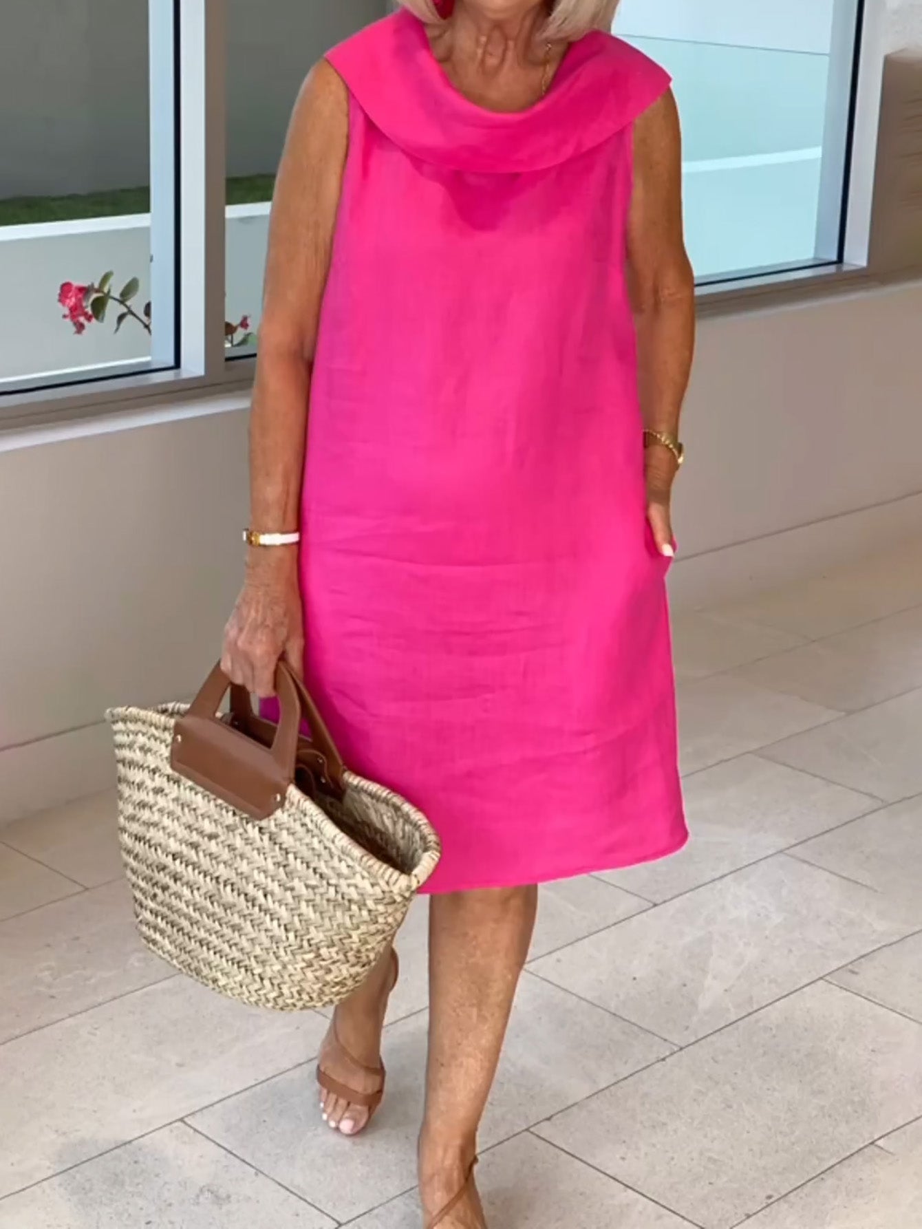 Judyta | Oszałamiająca mini sukienka z kołnierzykiem