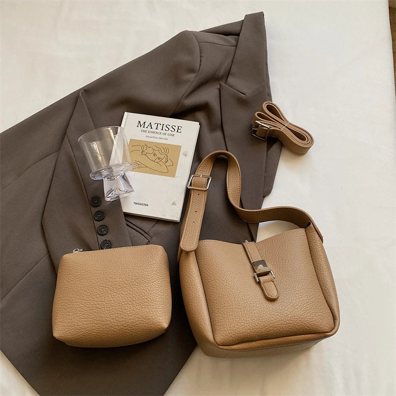 Iris™ – Nowoczesna torba typu bucket o skórzanym wyglądzie