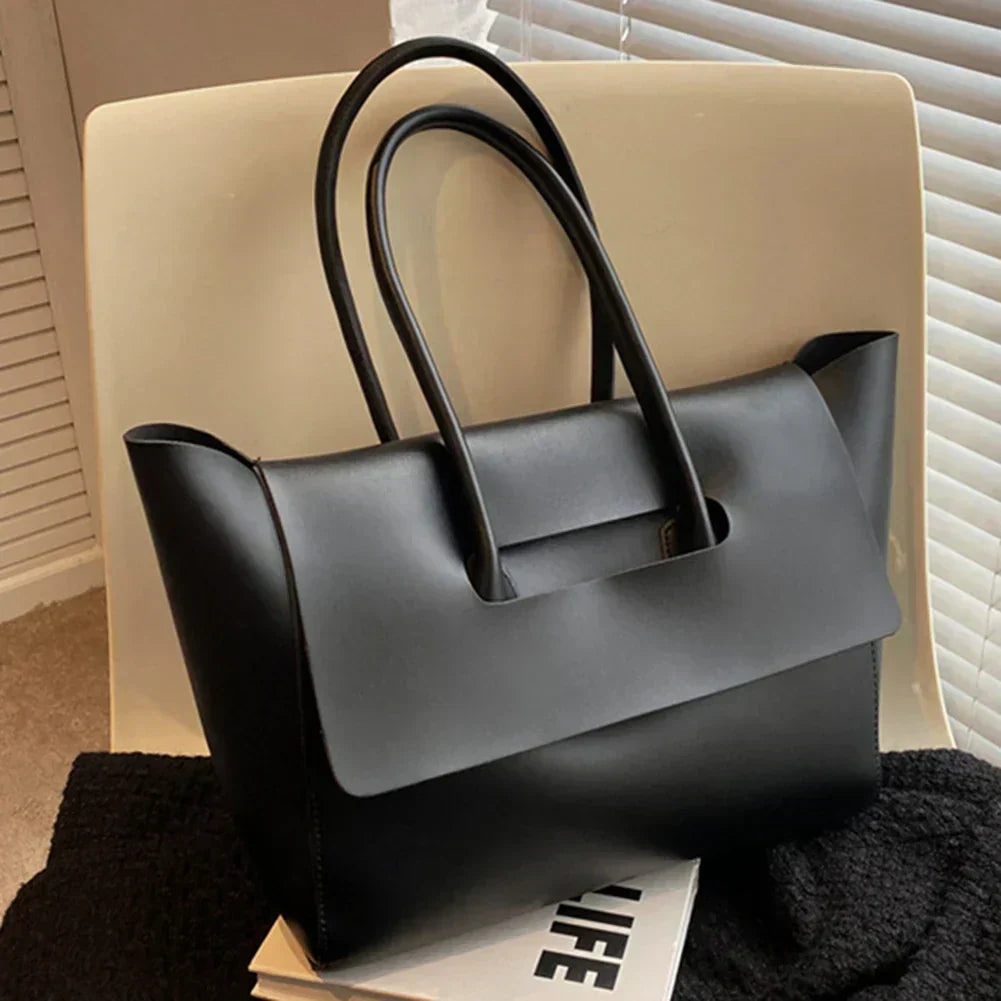 Tova™ – Minimalistyczna Torebka na Ramię z Ekoskóry