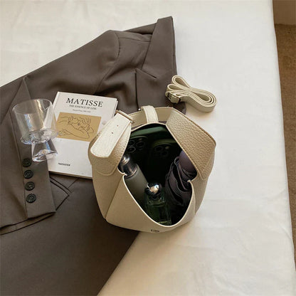 Iris™ – Nowoczesna torba typu bucket o skórzanym wyglądzie