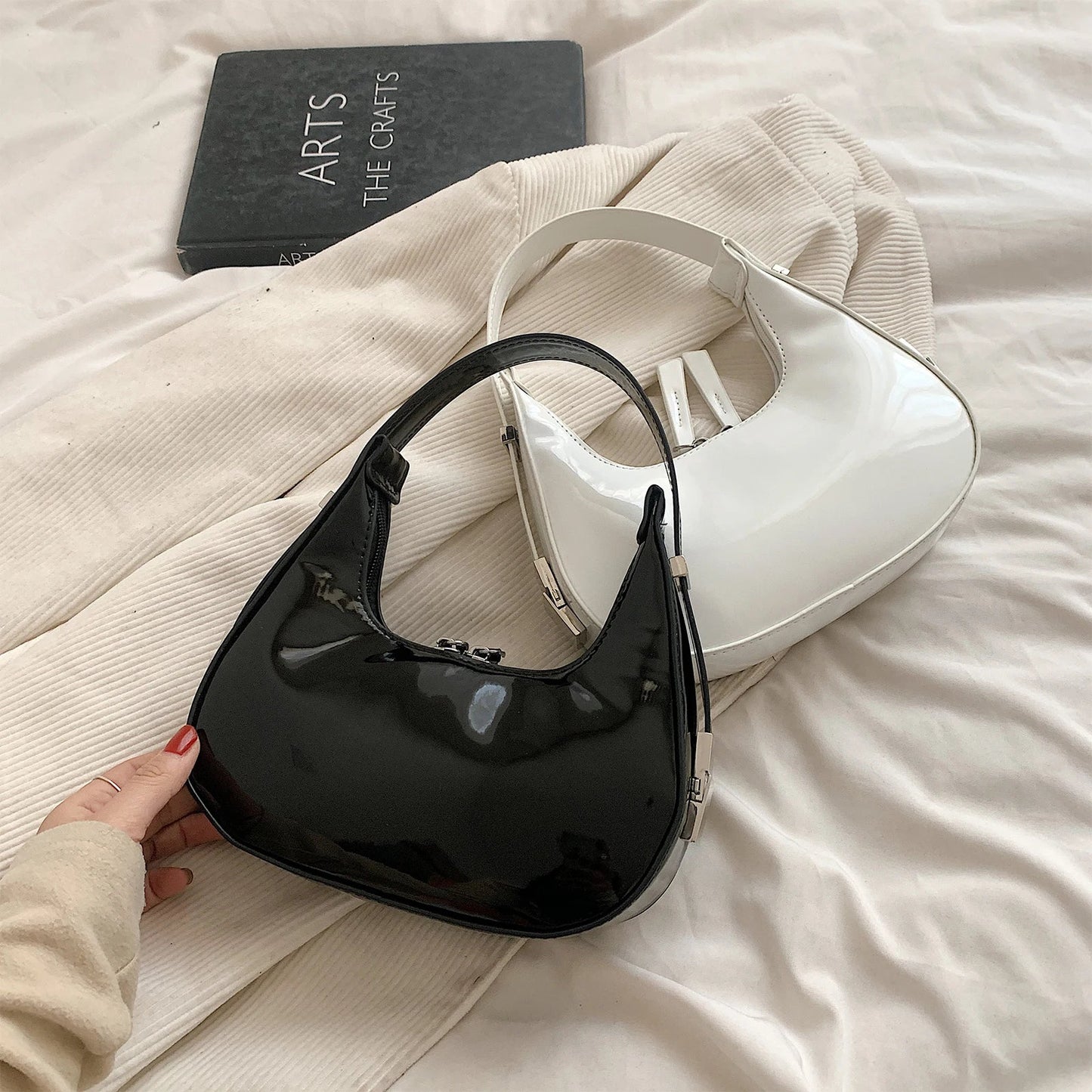 Vintage torebka w kształcie półksiężyca Bella™