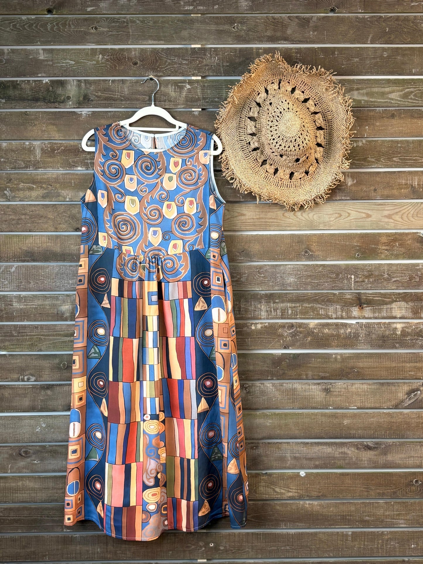 Mirka | Damska sukienka bez rękawów z abstrakcyjnym wzorem geometrycznym